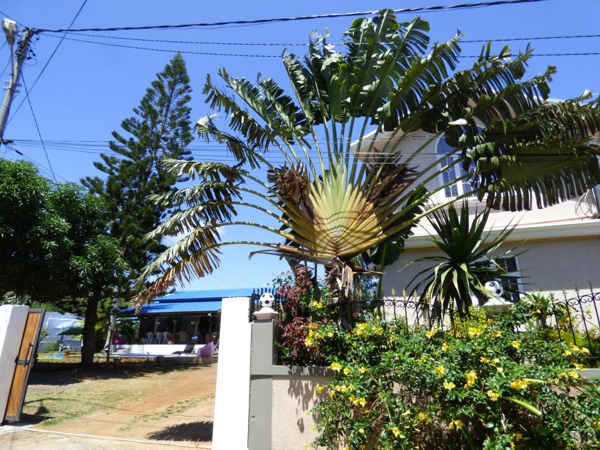Cazhibiscus Bed & Breakfast Trou aux Biches Exterior photo