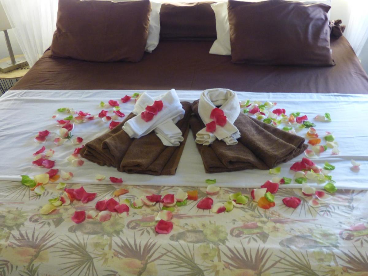 Cazhibiscus Bed & Breakfast Trou aux Biches Exterior photo