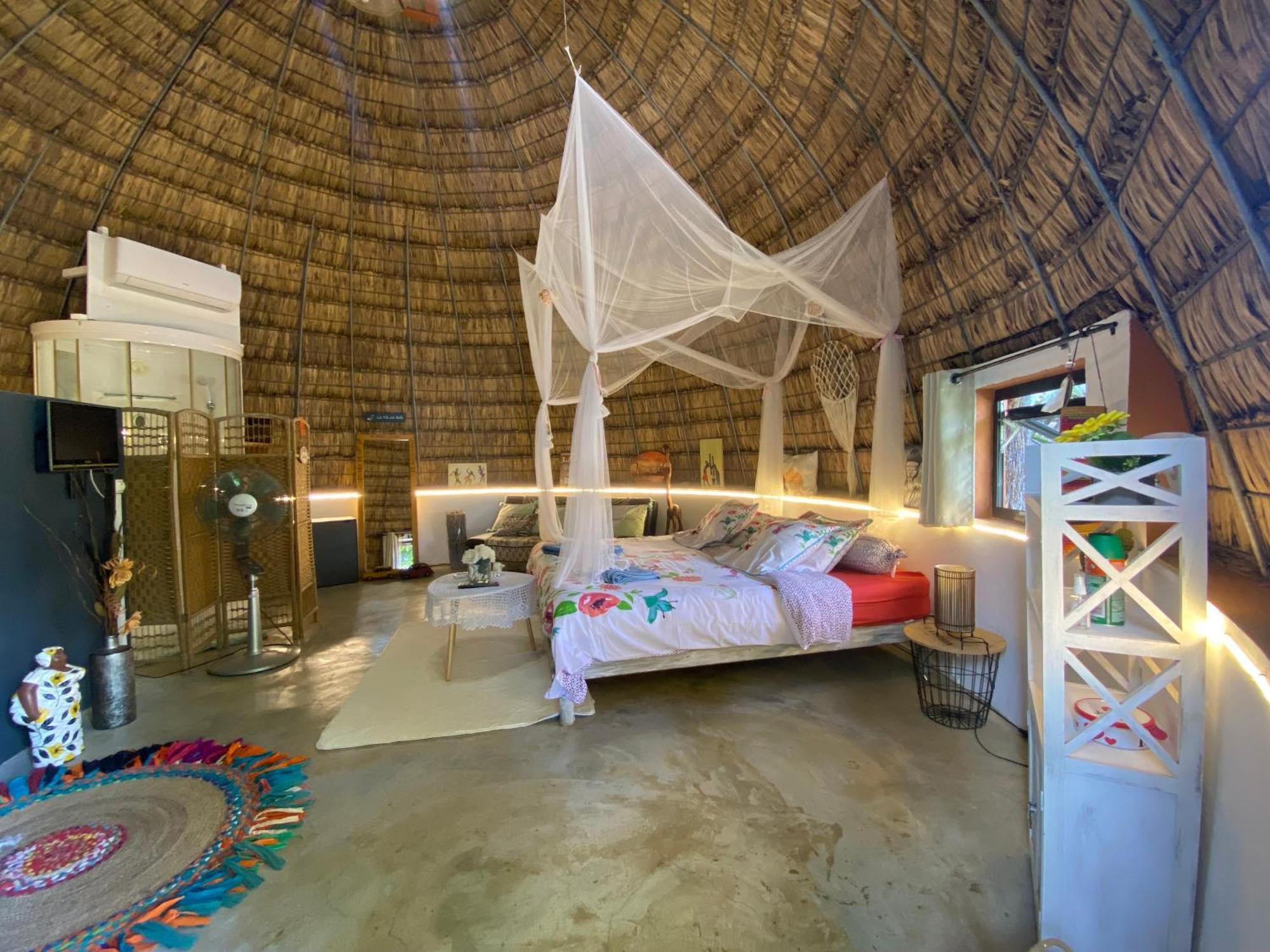 Cazhibiscus Bed & Breakfast Trou aux Biches Exterior photo