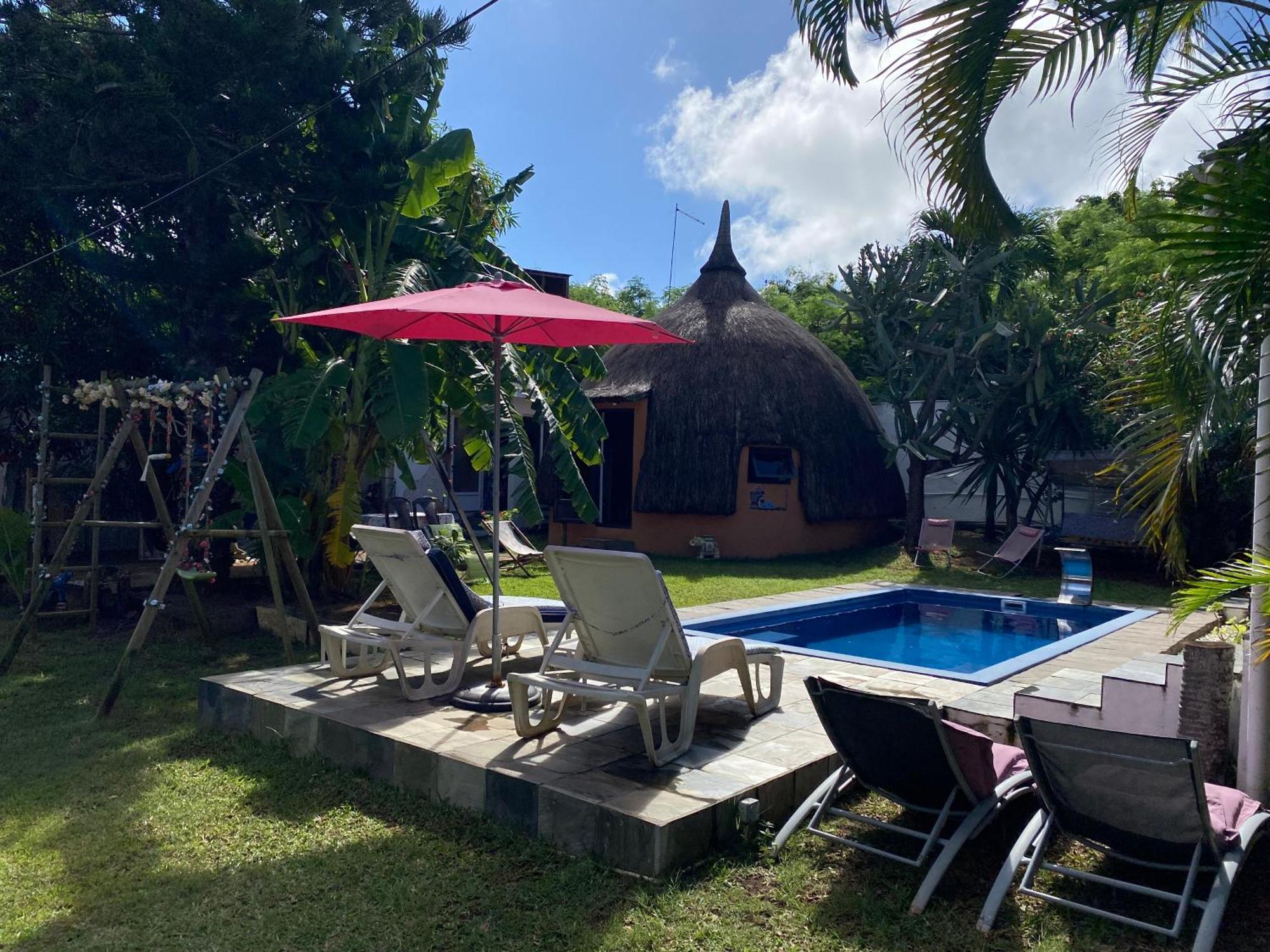 Cazhibiscus Bed & Breakfast Trou aux Biches Exterior photo
