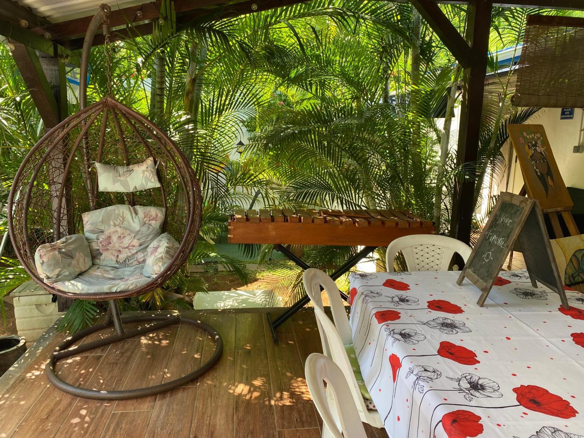 Cazhibiscus Bed & Breakfast Trou aux Biches Exterior photo
